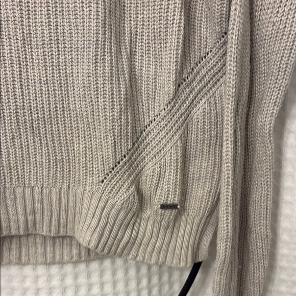 Hollister Cream Crew Neck Sweater with Relaxed Fit Size M - Picture 4 of 5